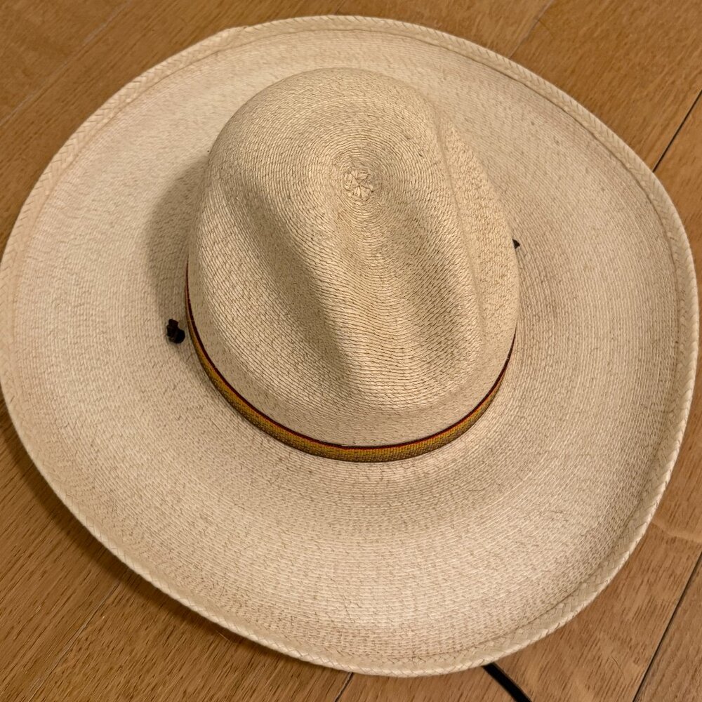 fishpond outdoor hat